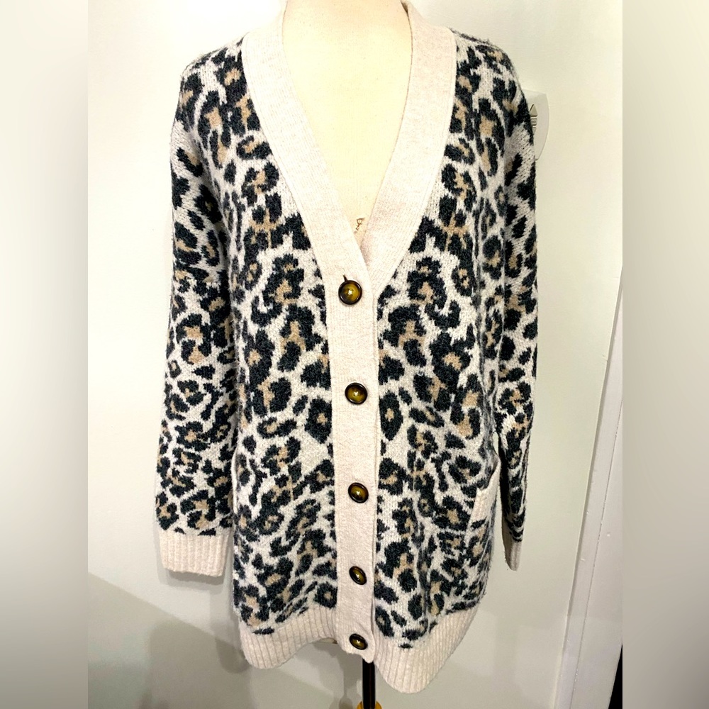 ZARA Animal print oversized knit cardigan sweater in a size M/L